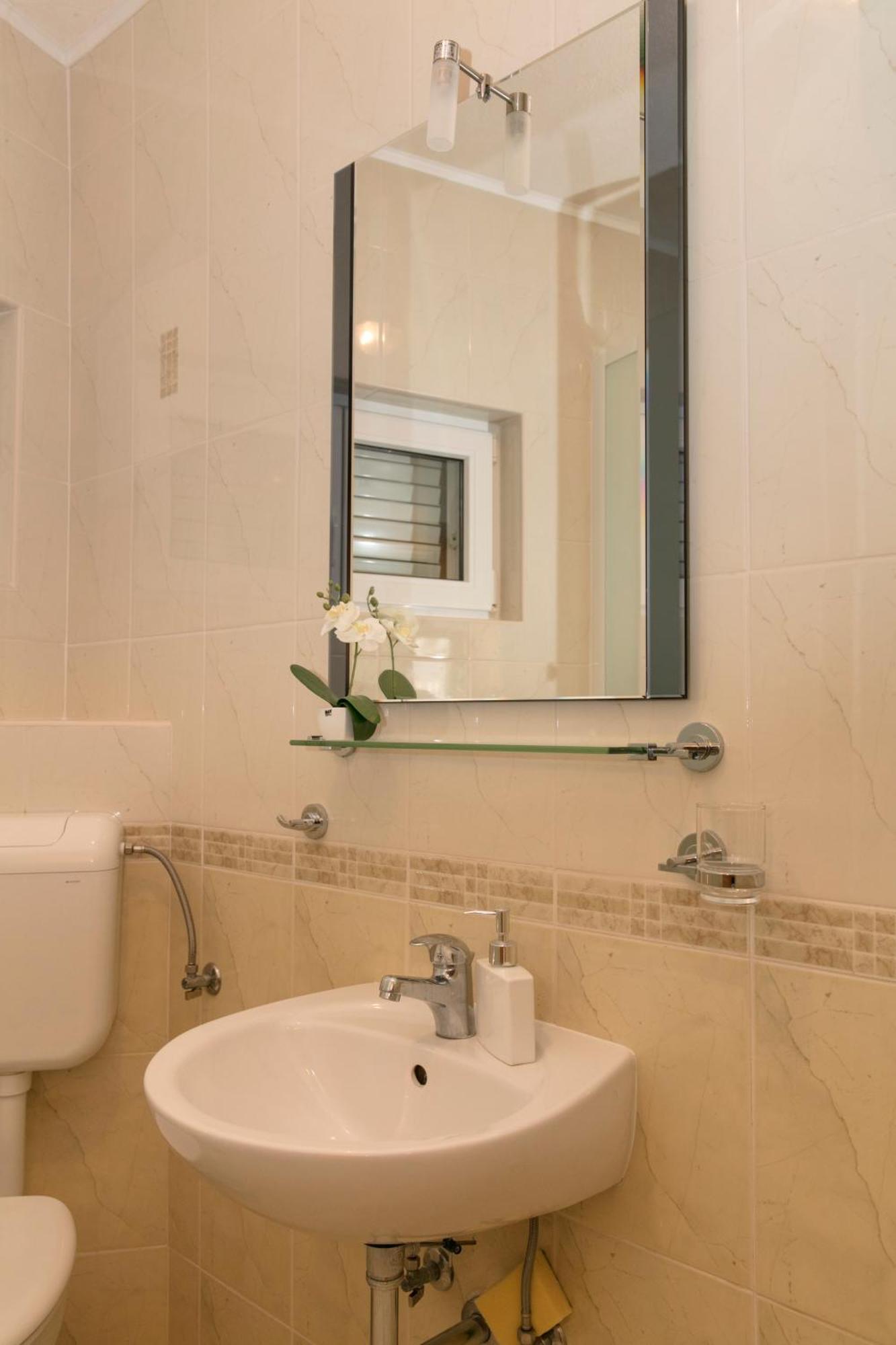Apartmani Darinka Baška Voda Exterior foto