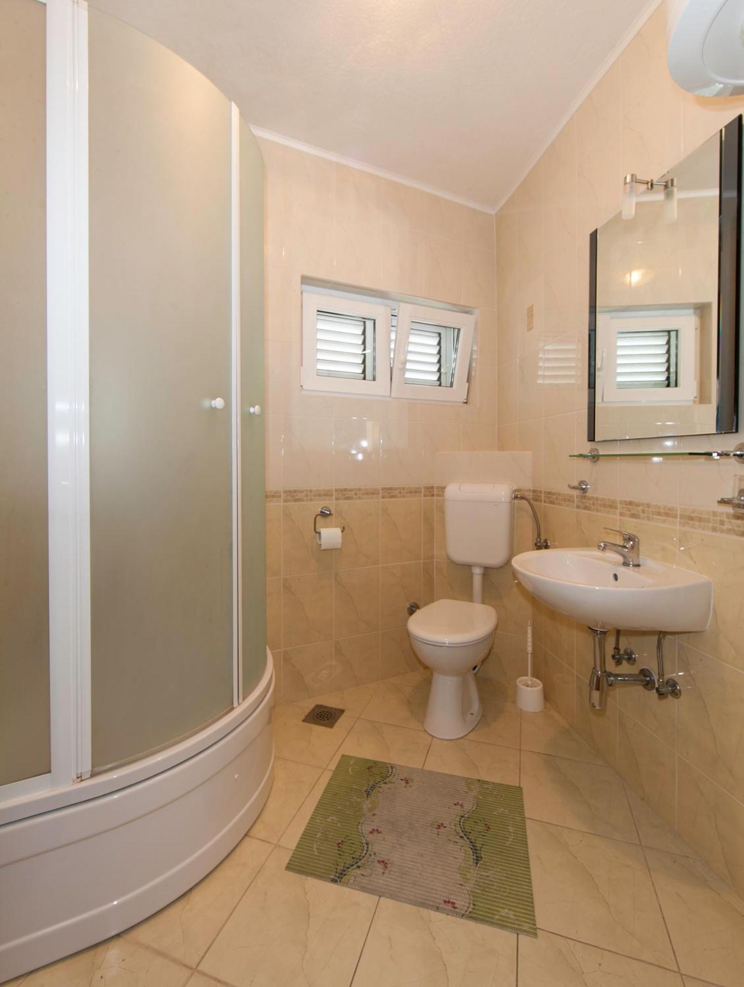 Apartmani Darinka Baška Voda Exterior foto