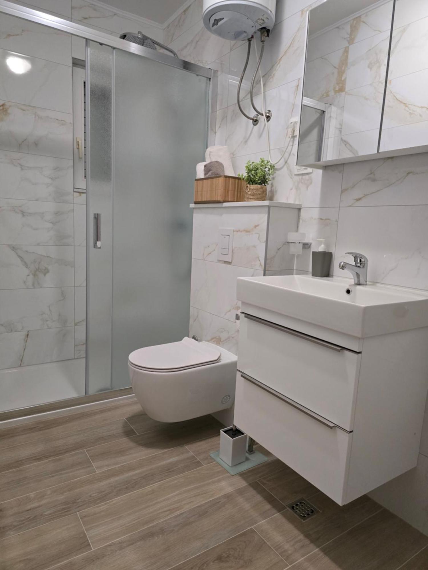 Apartmani Darinka Baška Voda Exterior foto