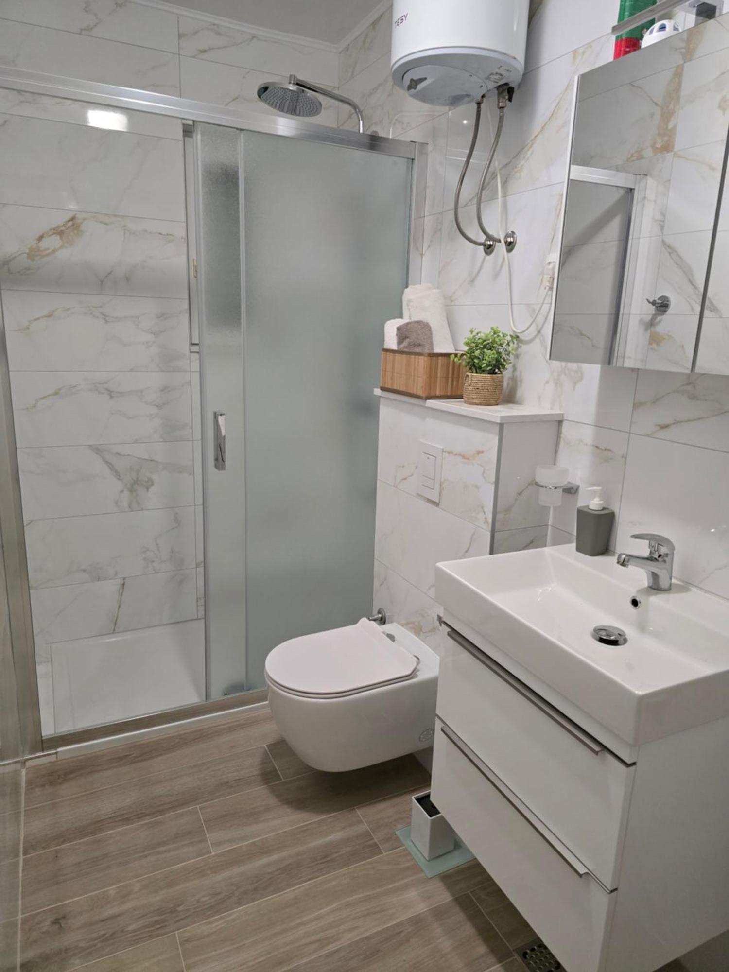Apartmani Darinka Baška Voda Exterior foto
