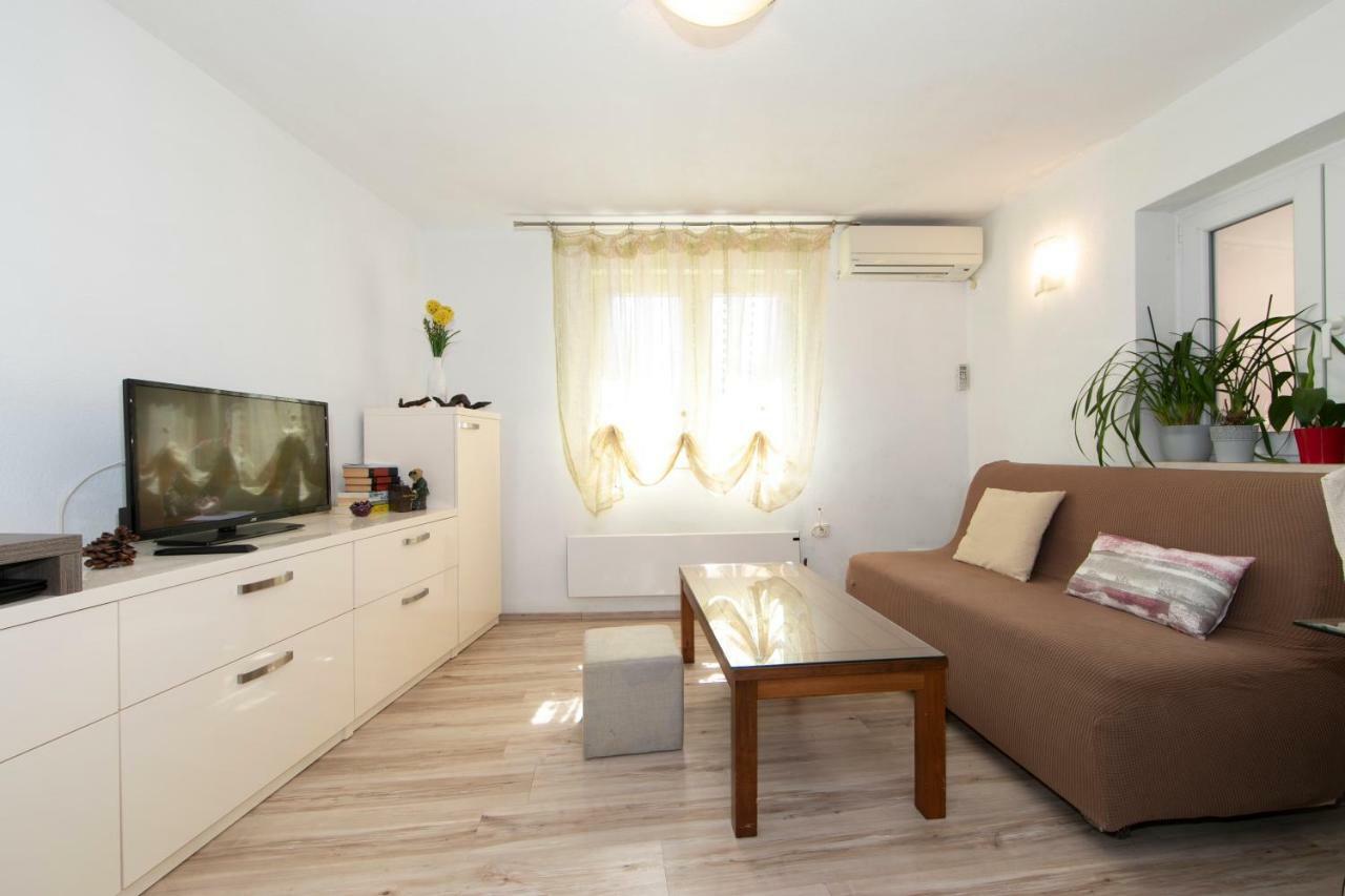 Apartmani Darinka Baška Voda Exterior foto