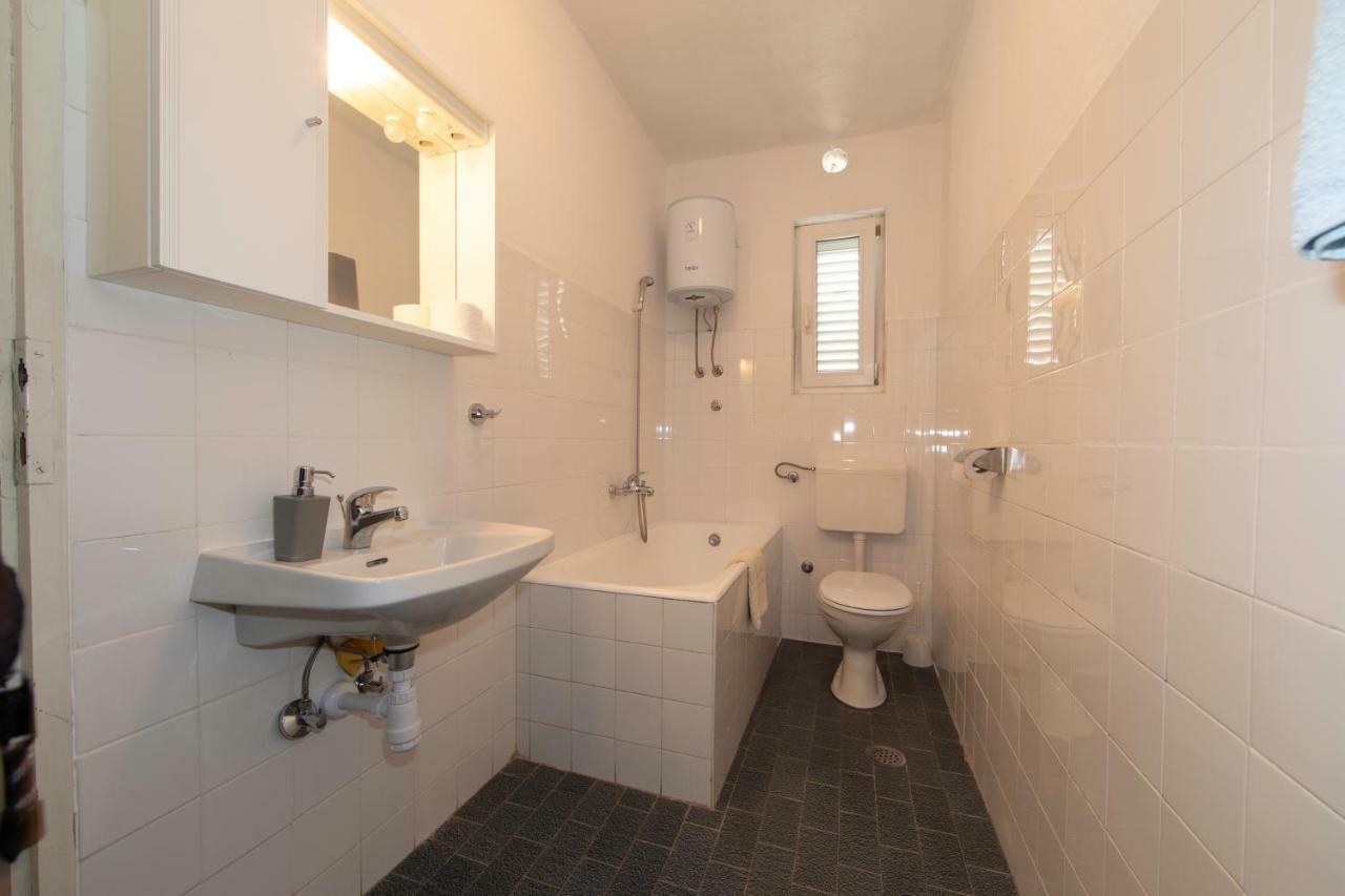 Apartmani Darinka Baška Voda Exterior foto